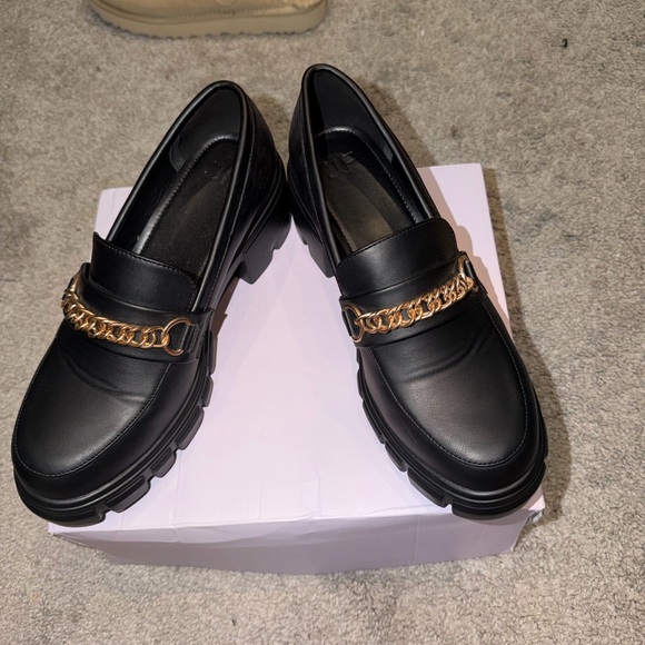 JustFab Black Loafers with Gold Chain Accent - Picture 5 of 7